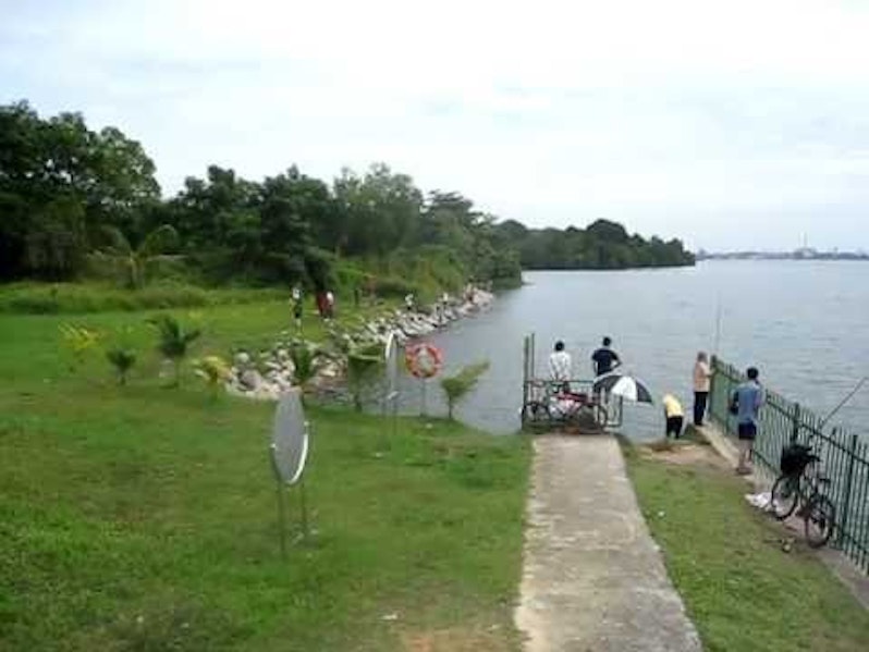 yishun dam fishing spot facing the sea